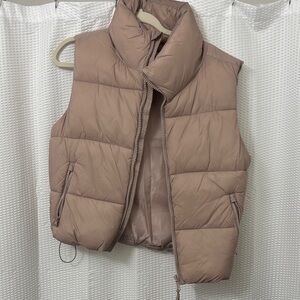 Old Navy Women's Puffer Vest in Blush